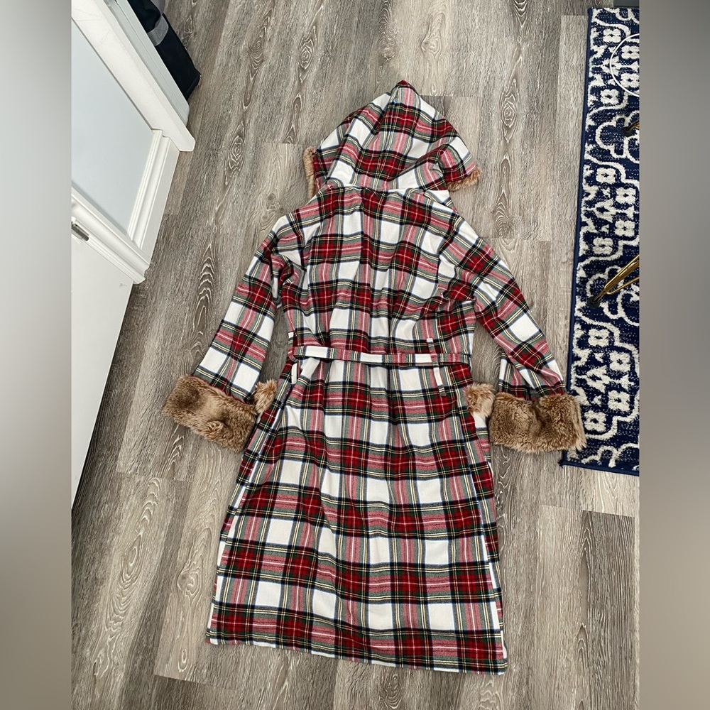 Pottery Barn Tartan Plaid Robe with Faux Fur - Picture 9 of 11